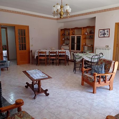 Montagne Rocciose Bed & Breakfast Frascineto Dış mekan fotoğraf