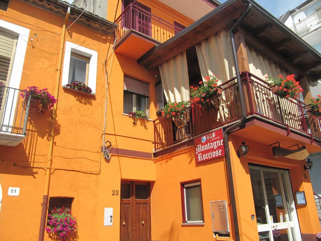Montagne Rocciose Bed & Breakfast Frascineto Dış mekan fotoğraf