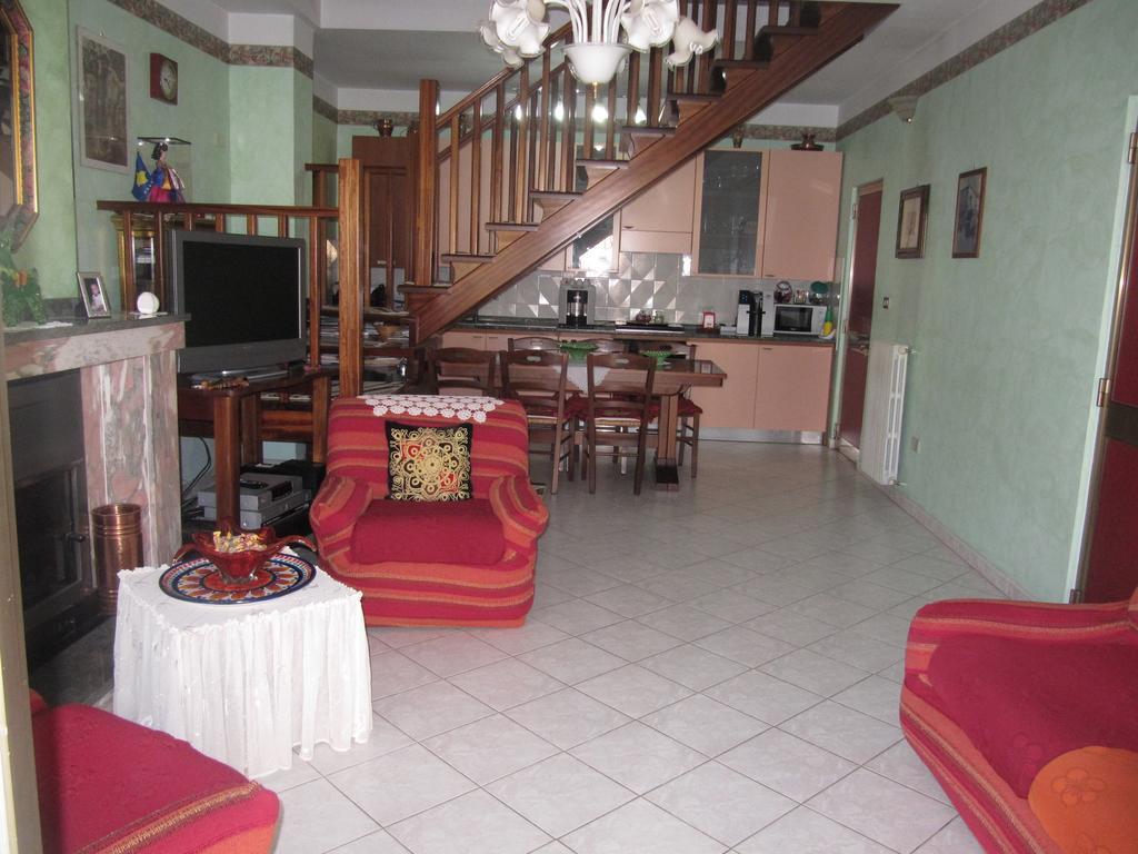 Montagne Rocciose Bed & Breakfast Frascineto Dış mekan fotoğraf