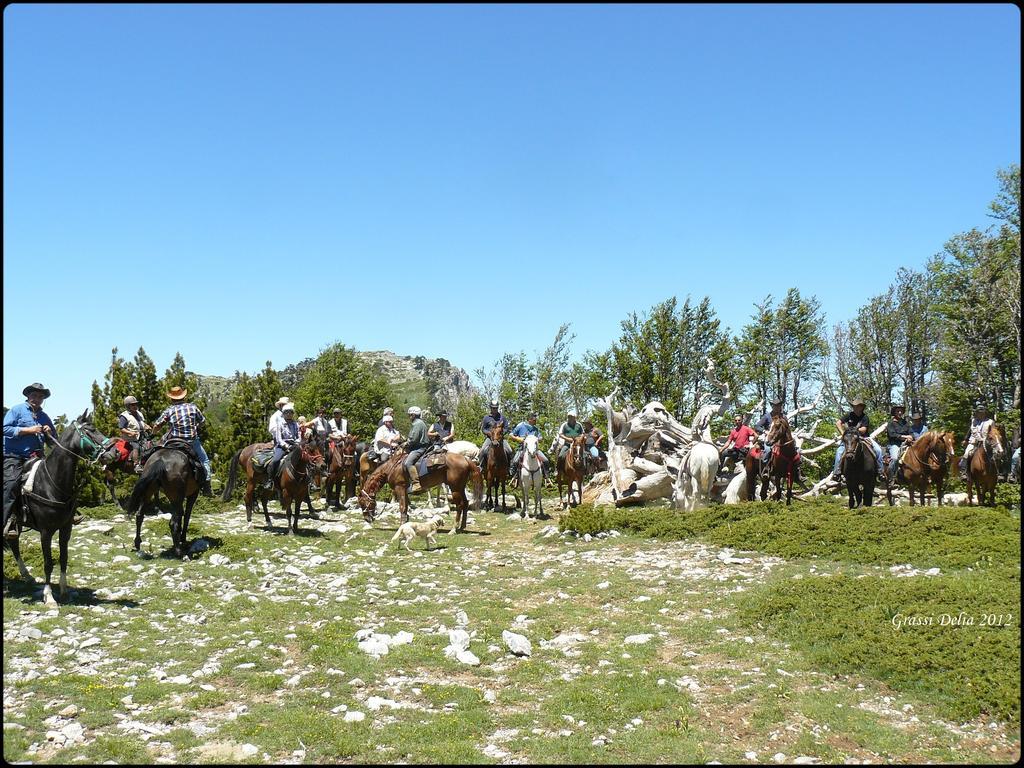 Montagne Rocciose Bed & Breakfast Frascineto Dış mekan fotoğraf