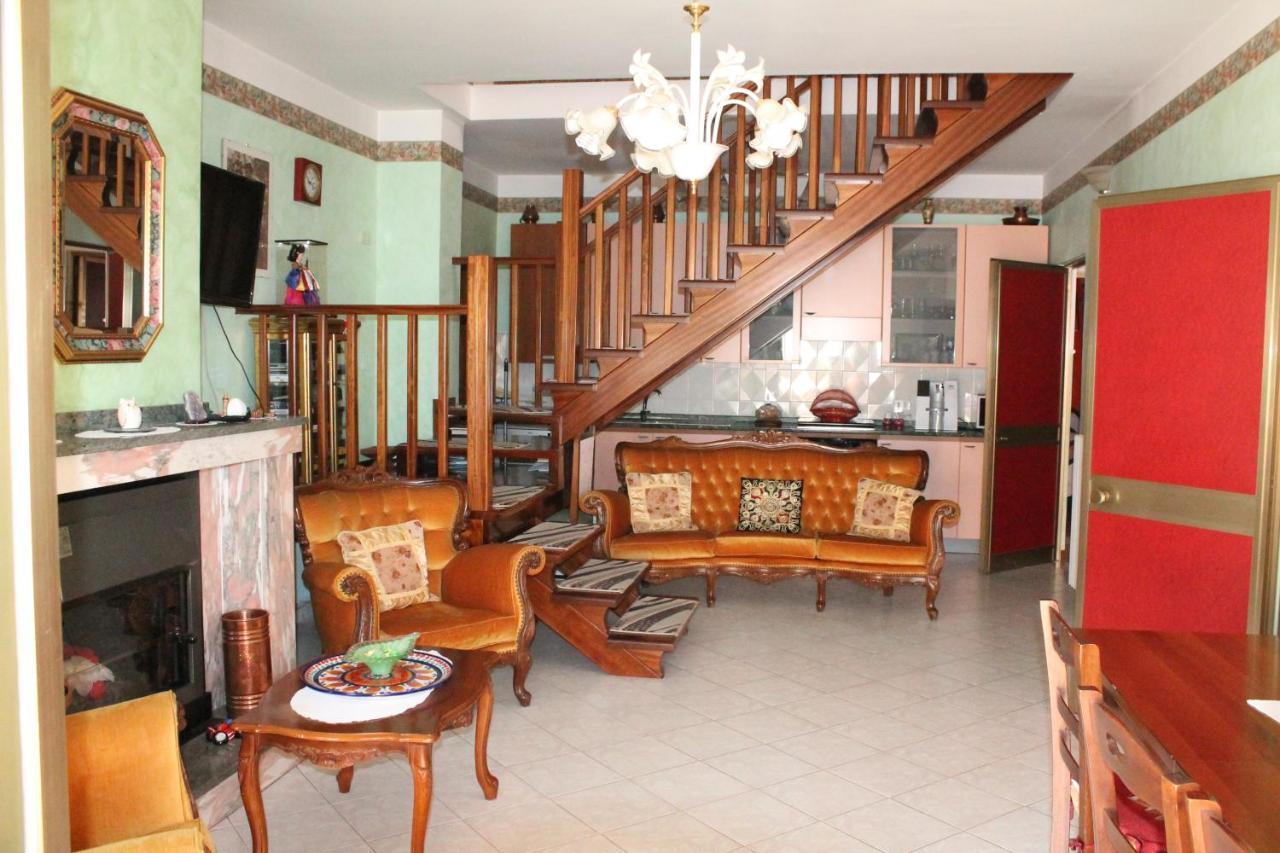 Montagne Rocciose Bed & Breakfast Frascineto Dış mekan fotoğraf