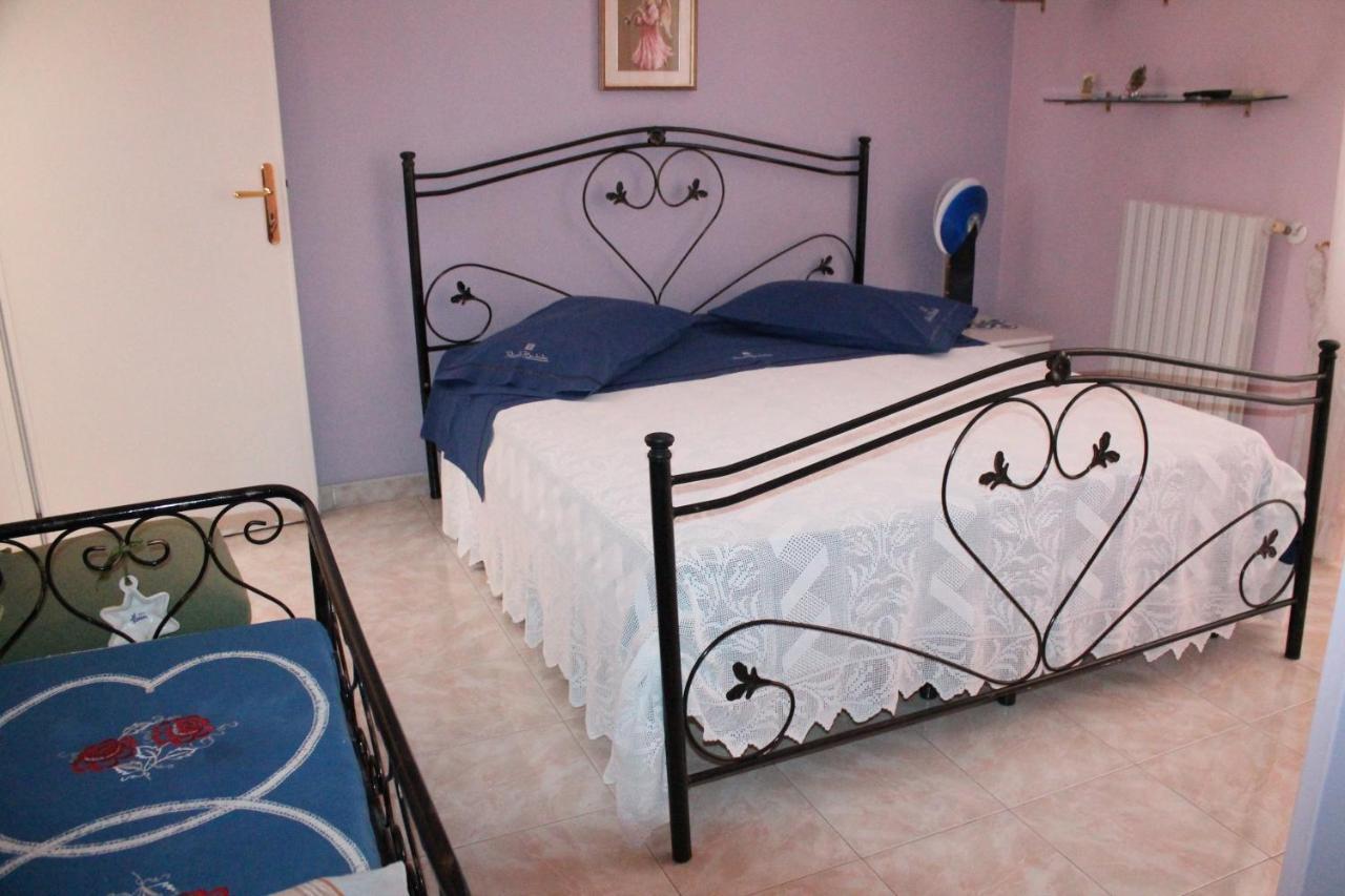 Montagne Rocciose Bed & Breakfast Frascineto Dış mekan fotoğraf