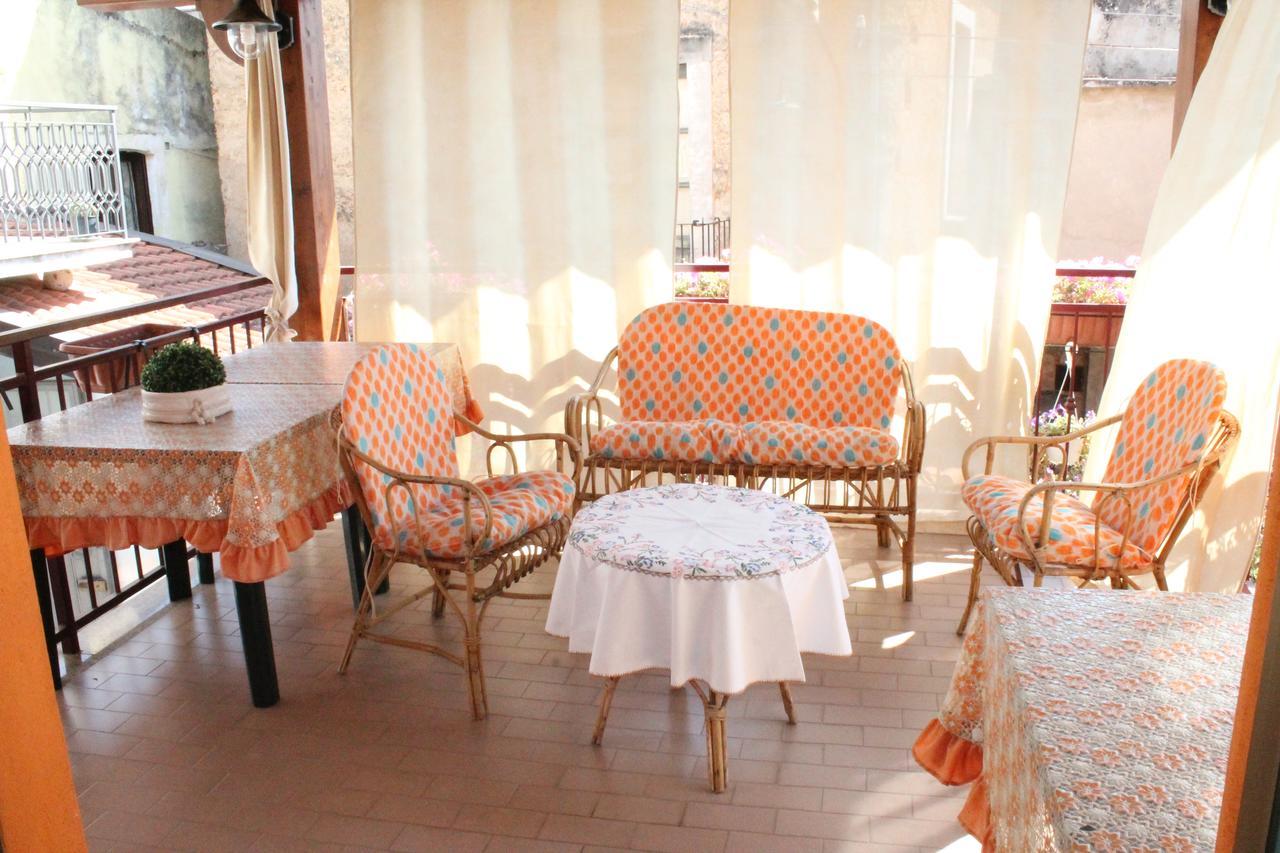 Montagne Rocciose Bed & Breakfast Frascineto Dış mekan fotoğraf